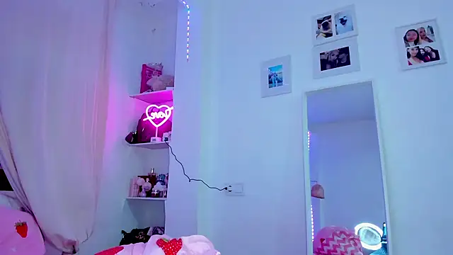  viioletweekend  online show from February 12, 2026, 7:09 pm