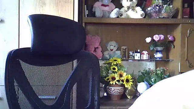 SweetCherry27 online show from September 17, 2025, 4:47 am