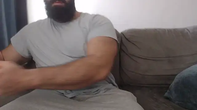 hugemachohandsome online show from December 16, 2025, 9:36 am