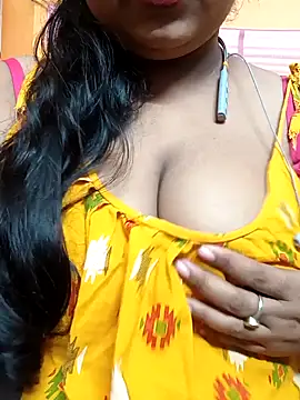 Sophiaboudi online show from December 25, 2024, 6:19 pm