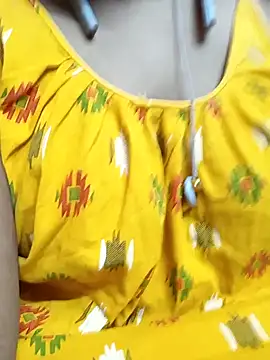 Sophiaboudi online show from January 7, 2025, 6:03 pm