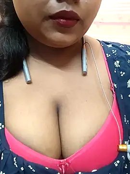 Sophiaboudi online show from March 12, 2025, 5:28 pm