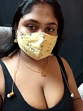 Sophiaboudi online show from October 10, 2025, 5:34 pm