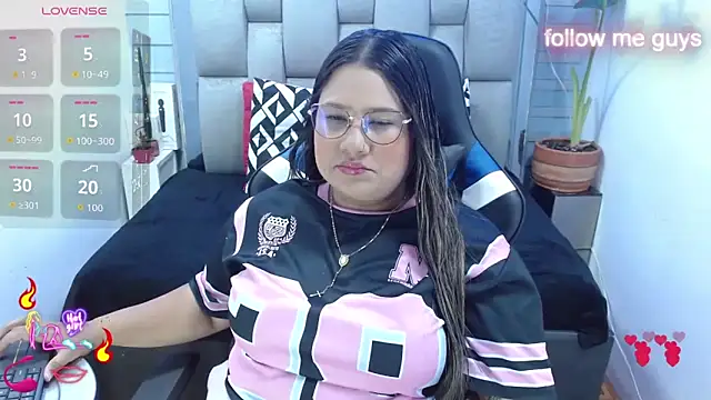 Snapshot of evelin_zaens chatting on June 5, 2026, 5:03 am evelin zaens online show from June 5, 2026, 5:03 am