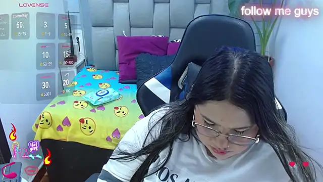 Snapshot of evelin_zaens chatting on July 10, 2026, 4:39 am evelin zaens online show from July 10, 2026, 4:39 am