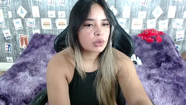 SaraCrow online show from February 8, 2025, 9:46 am