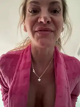 MessyNastyQueen online show from March 7, 2025, 12:23 pm