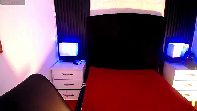 alicia moom online show from February 17, 2026, 7:42 pm