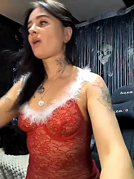 Snapshot of KikiXRed chatting on December 3, 2024, 6:49 pm KikiXRed online show from December 3, 2024, 6:49 pm