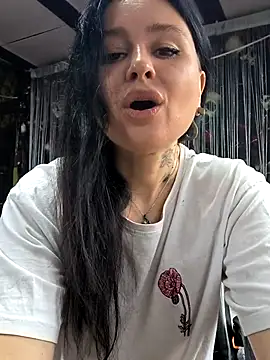 KikiXRed online show from March 27, 2026, 10:04 am