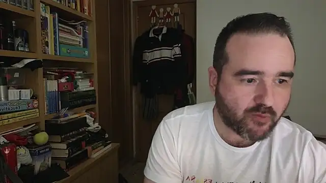 curiosillo83 online show from April 3, 2026, 8:40 pm