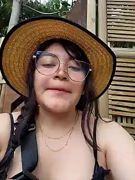 Sakura 0505 online show from December 21, 2024, 8:00 pm