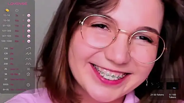 KindHazelHere  online show from February 26, 2025, 5:17 pm