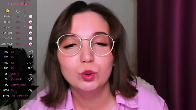 KindHazelHere  online show from March 9, 2025, 7:05 pm