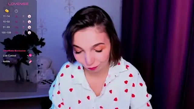 KindHazelHere  online show from November 14, 2025, 10:07 pm