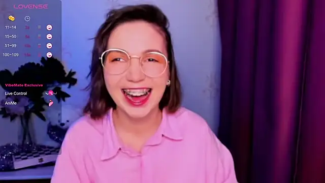 KindHazelHere  online show from December 22, 2025, 9:12 pm