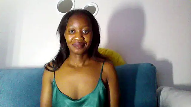 Snapshot of Hardnipples8 chatting on October 17, 2025, 1:42 am Hardnipples8 online show from October 17, 2025, 1:42 am