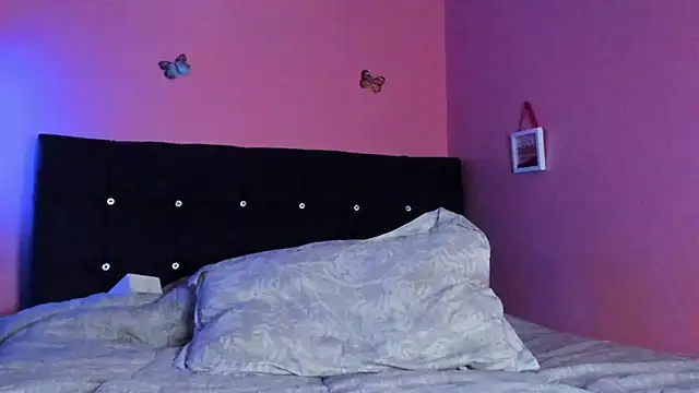 Miis sara  online show from March 18, 2025, 8:48 pm