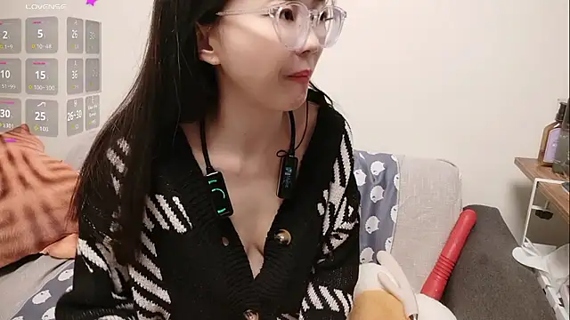 Lu Nana online show from March 12, 2026, 1:17 pm