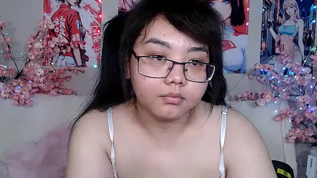 Snapshot of Moertomlly chatting on June 2, 2026, 6:15 am Moertomlly online show from June 2, 2026, 6:15 am