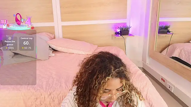  nickypurple  online show from October 19, 2025, 3:23 pm