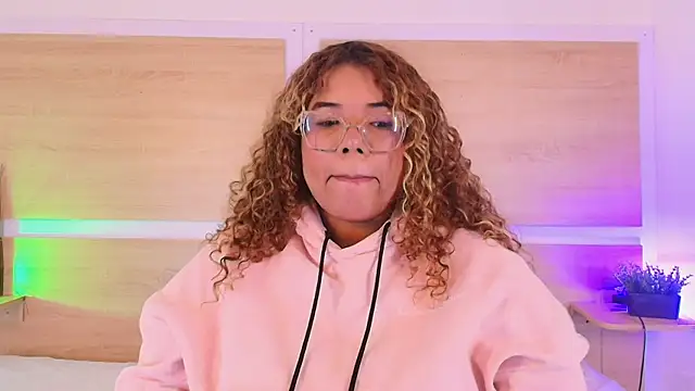  nickypurple  online show from March 12, 2026, 5:19 pm