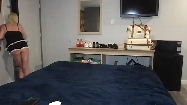 TiffaneyLove online show from February 27, 2026, 12:32 am