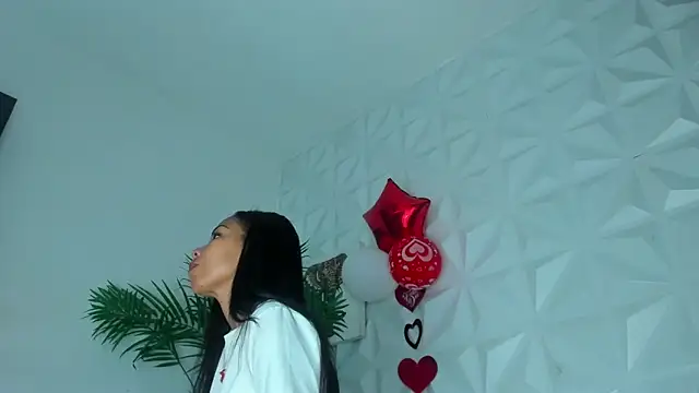 Hellen Sky online show from February 16, 2026, 7:10 pm