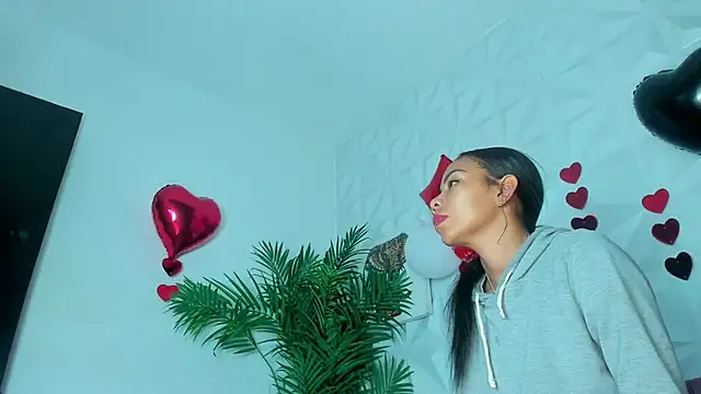 Hellen Sky online show from February 21, 2026, 7:04 pm