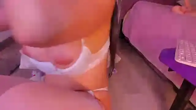 Snapshot of isa_red_hair chatting on February 8, 2025, 11:22 am isa red hair online show from February 8, 2025, 11:22 am