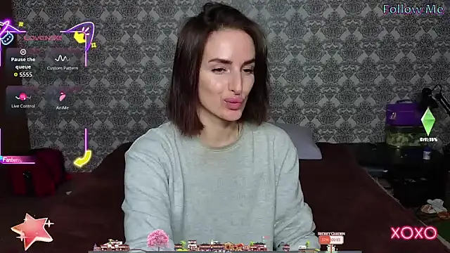 xx adrihanna xx online show from October 10, 2025, 3:22 pm