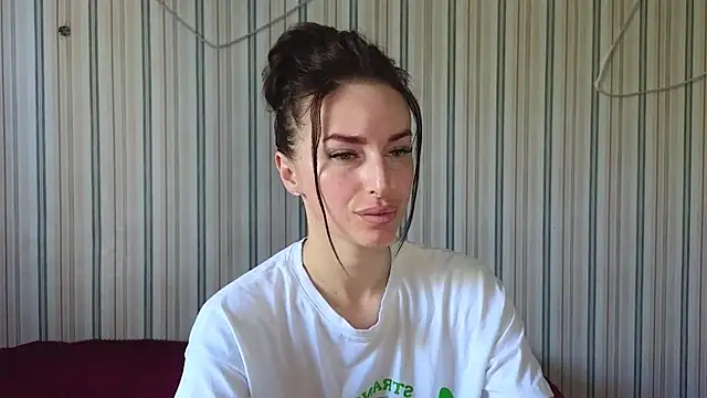 xx adrihanna xx online show from June 30, 2026, 6:14 am