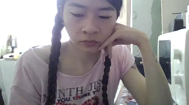 CarlyJoy online show from March 18, 2025, 6:46 am