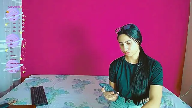 Snapshot of violeta_rous chatting on December 6, 2024, 3:19 am violeta rous online show from December 6, 2024, 3:19 am