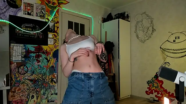 Sunny Mouse  online show from January 7, 2025, 3:23 pm