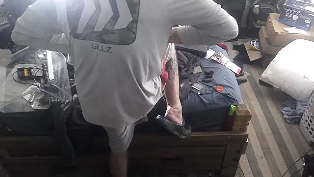 Bi curious86 online show from April 12, 2026, 10:26 pm