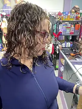 ROSALIALUCY online show from February 9, 2026, 1:04 pm