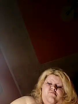 Snapshot of ducicsajsziii chatting on December 4, 2024, 10:24 am ducicsajsziii online show from December 4, 2024, 10:24 am