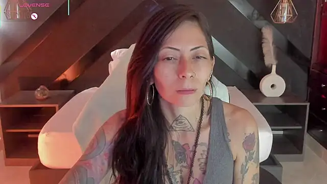 dark gotica online show from February 14, 2026, 7:32 pm