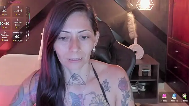 dark gotica online show from May 12, 2026, 7:11 pm