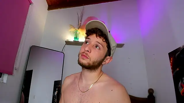 Snapshot of Juan_Castano chatting on October 9, 2025, 11:25 pm Juan Castano online show from October 9, 2025, 11:25 pm