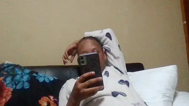 ShooingBunch online show from November 12, 2025, 8:19 pm