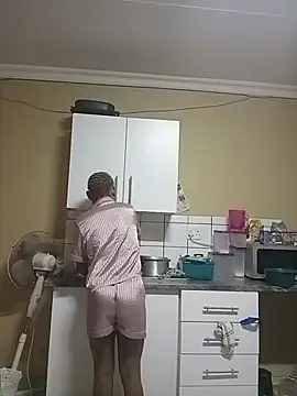 ShooingBunch online show from April 8, 2026, 2:50 pm