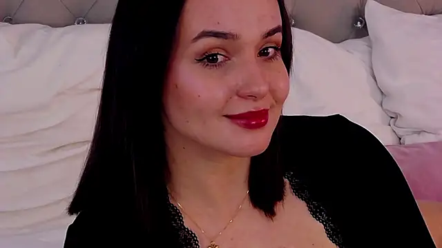 MeIisaLove online show from April 6, 2026, 7:04 pm