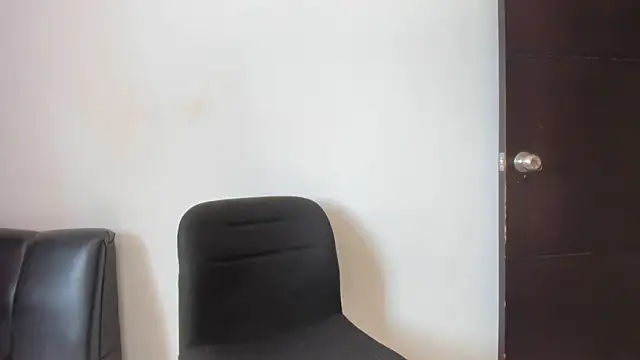 squirttati33 online show from September 10, 2025, 4:51 pm