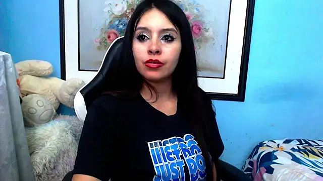 Snapshot of Luciana_and_Neitan chatting on January 8, 2025, 2:46 am Luciana and Neitan online show from January 8, 2025, 2:46 am