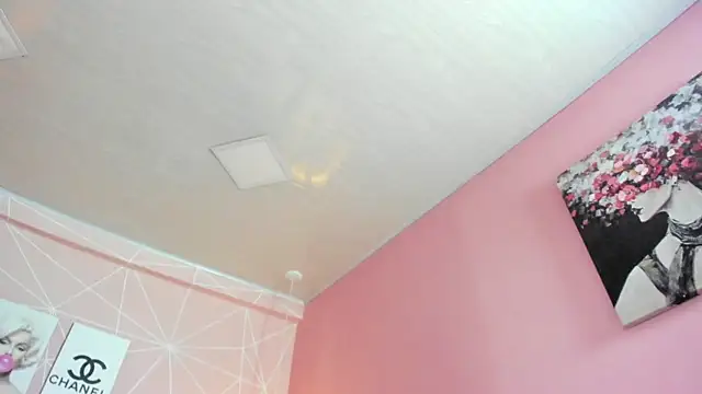 dolly zoe online show from November 27, 2025, 4:58 am