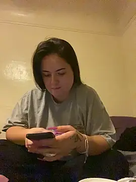 xocrybaby online show from October 27, 2025, 12:31 pm