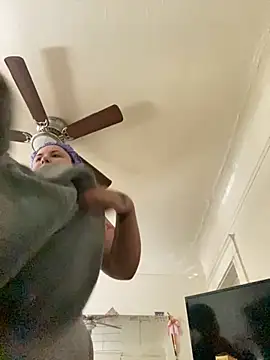 xocrybaby online show from November 18, 2025, 5:28 pm