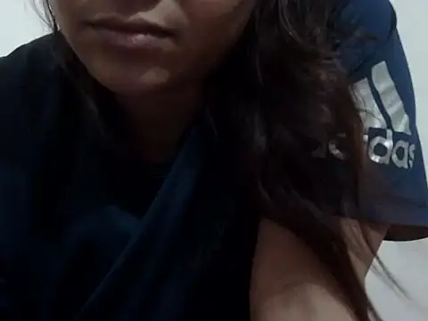 shekira99 online show from September 16, 2025, 8:43 pm